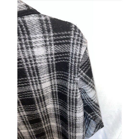 John Wayne Men’s Work Sweater Size Medium Gray Plaid Rugged Workwear Outdoors - Picture 10 of 12